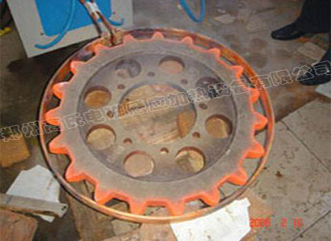 高頻加熱機對齒輪進行感應淬火